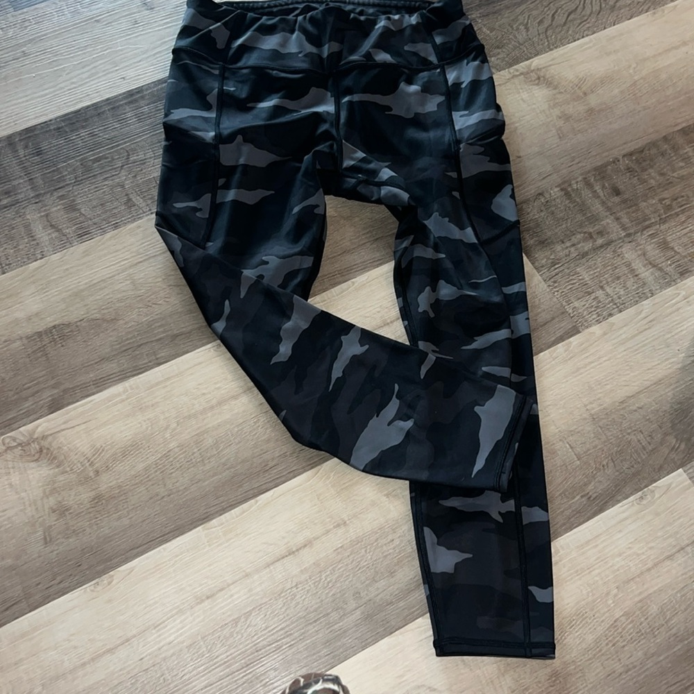 Rainier Athleta Dark Camouflage Leggings